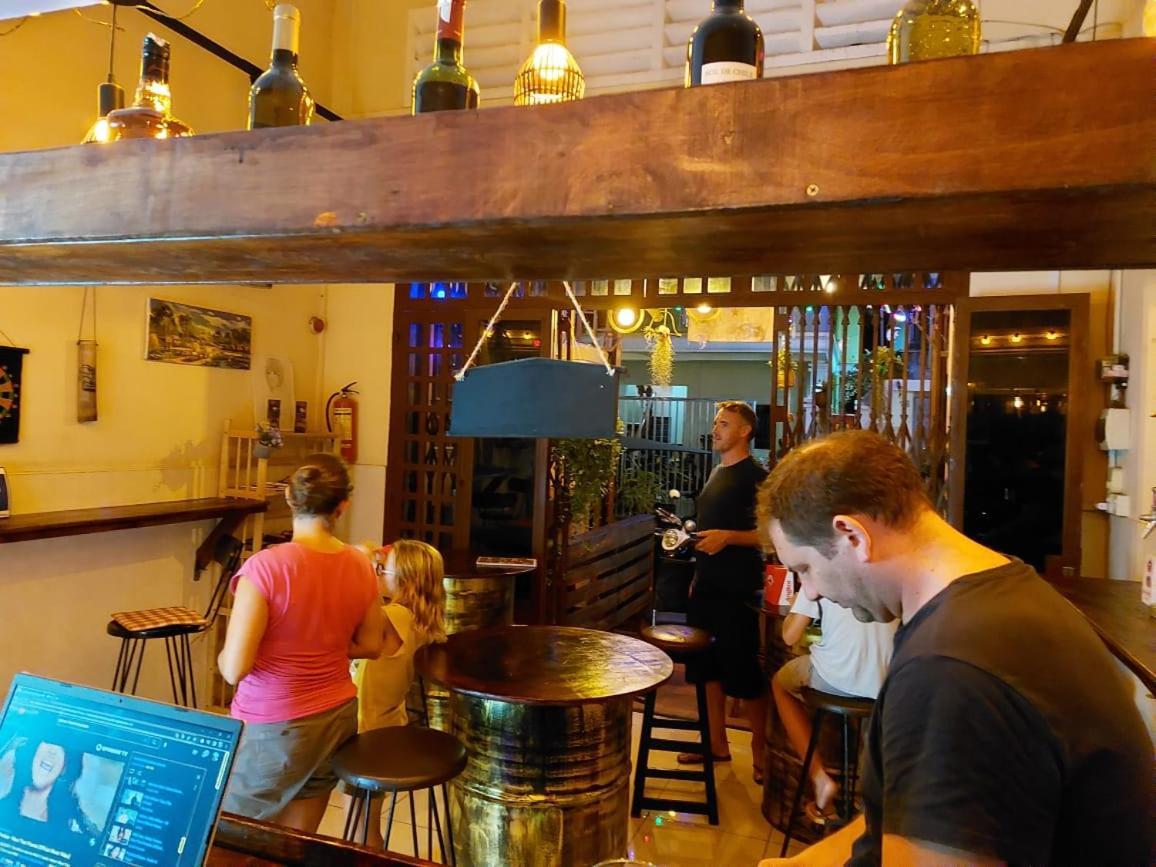 Peri Evi Hostel Phnom Penh Bassac Lane Eksteriør bilde