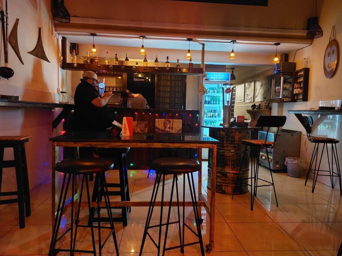 Peri Evi Hostel Phnom Penh Bassac Lane Eksteriør bilde