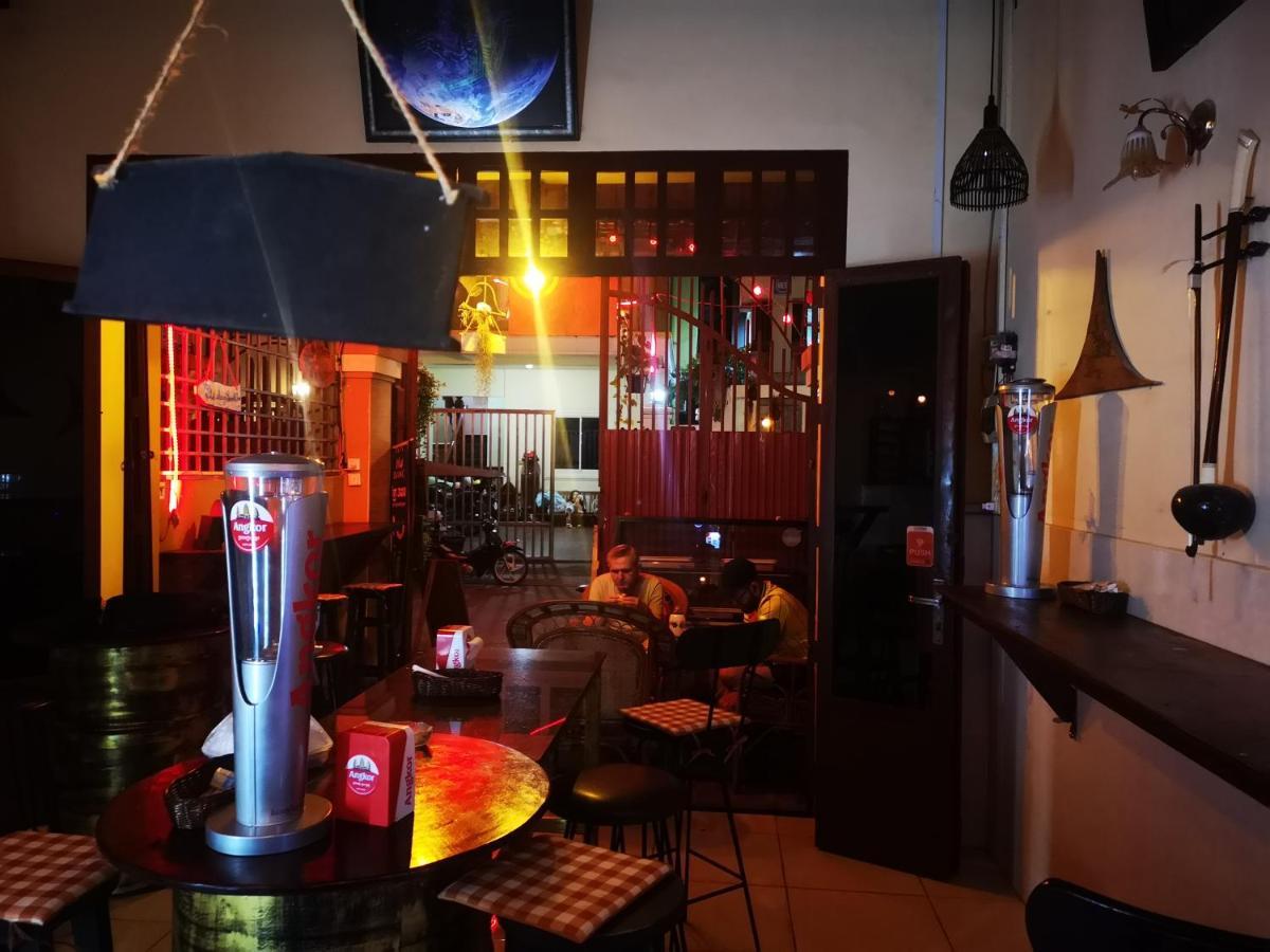 Peri Evi Hostel Phnom Penh Bassac Lane Eksteriør bilde