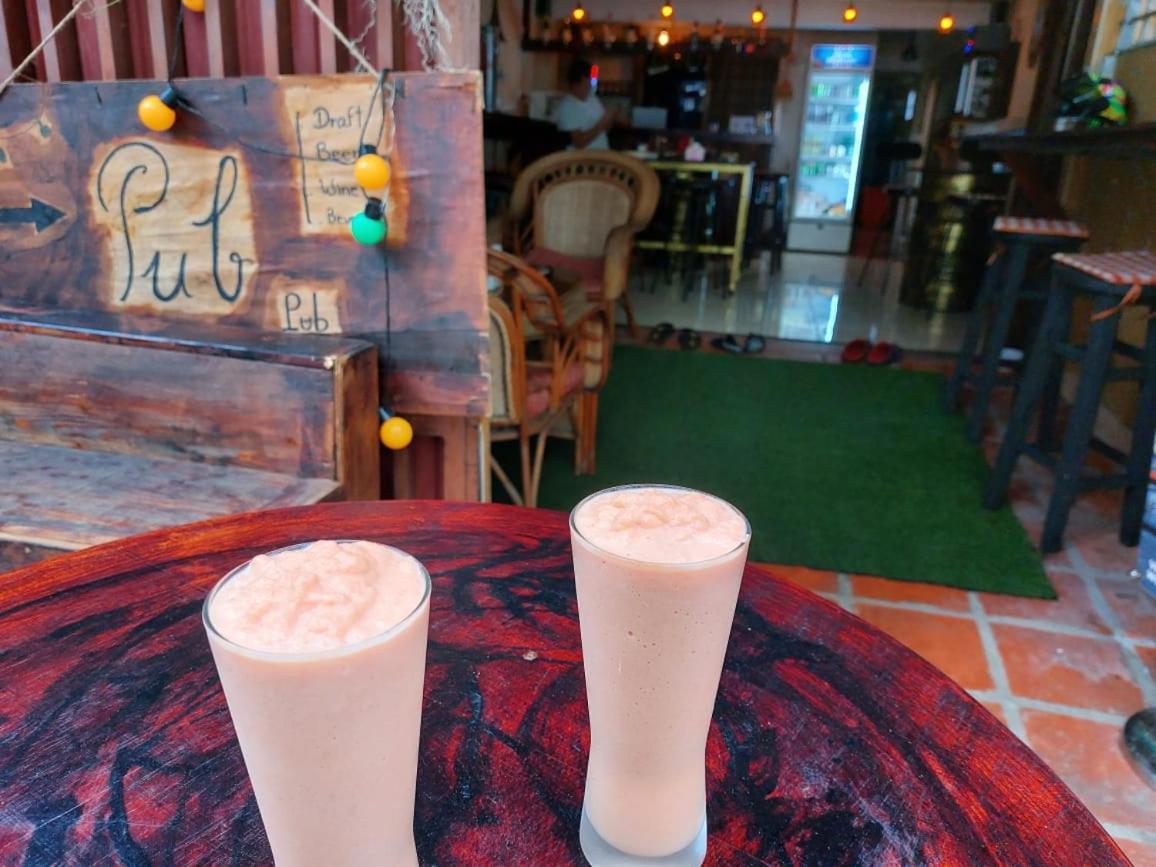 Peri Evi Hostel Phnom Penh Bassac Lane Eksteriør bilde