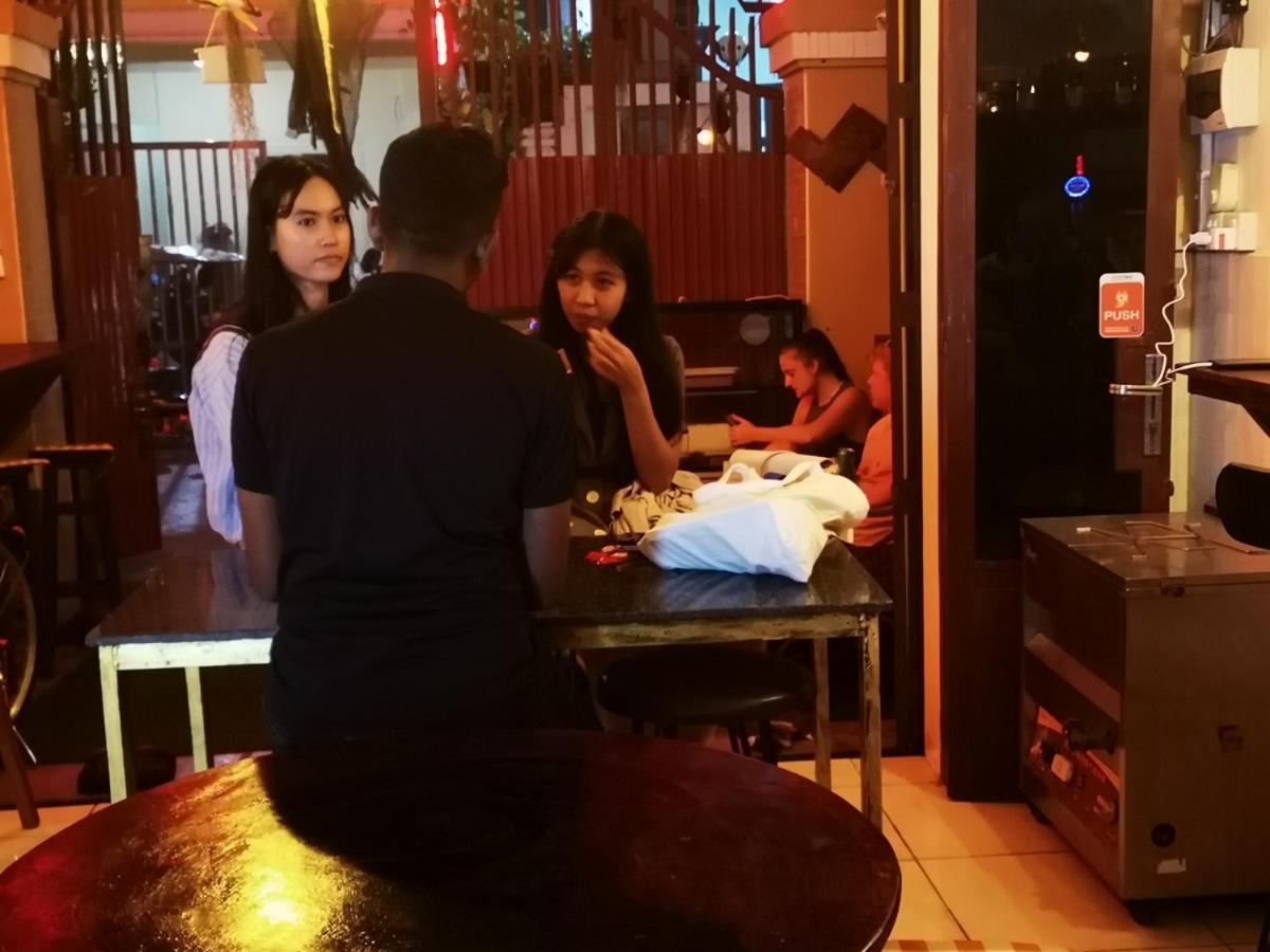 Peri Evi Hostel Phnom Penh Bassac Lane Eksteriør bilde