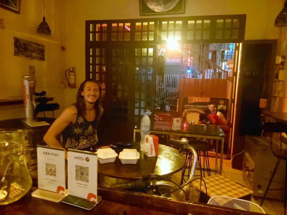 Peri Evi Hostel Phnom Penh Bassac Lane Eksteriør bilde