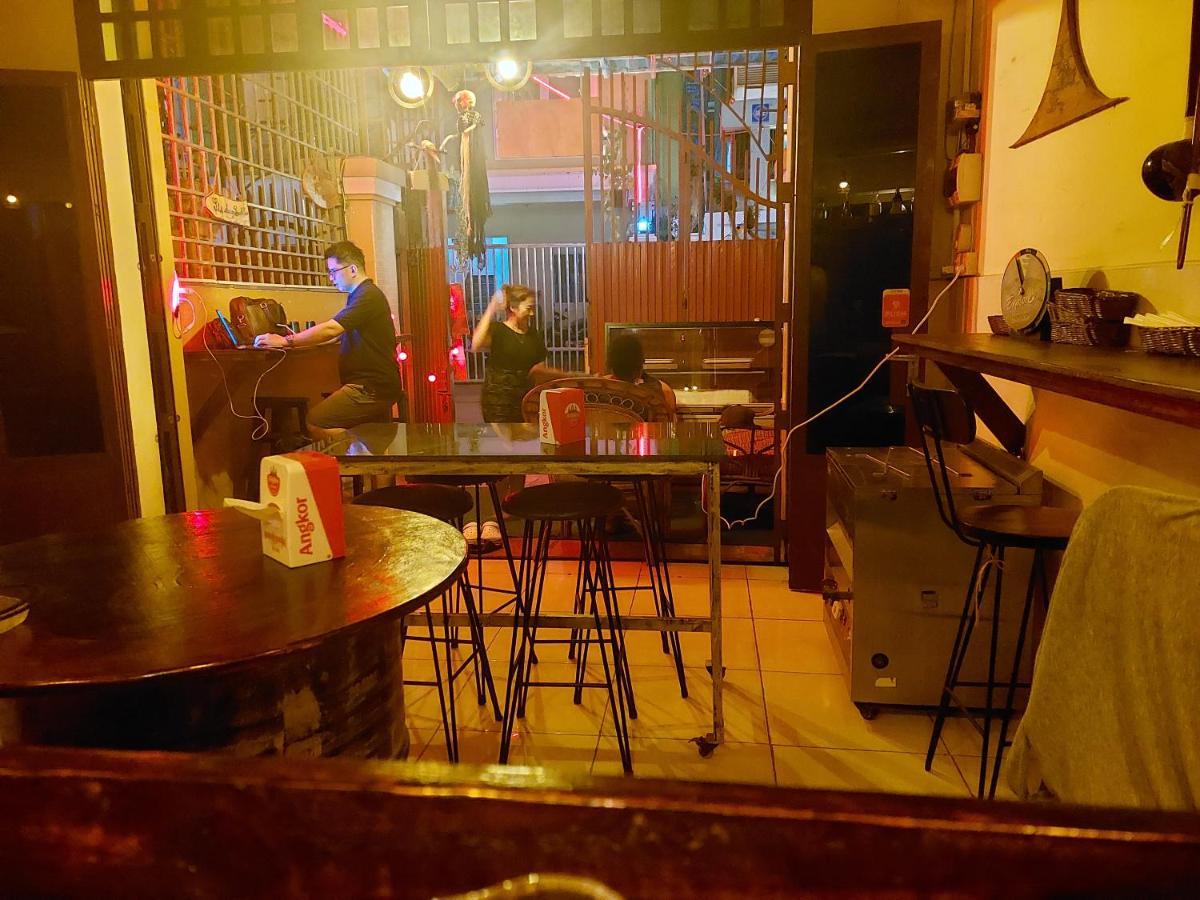 Peri Evi Hostel Phnom Penh Bassac Lane Eksteriør bilde